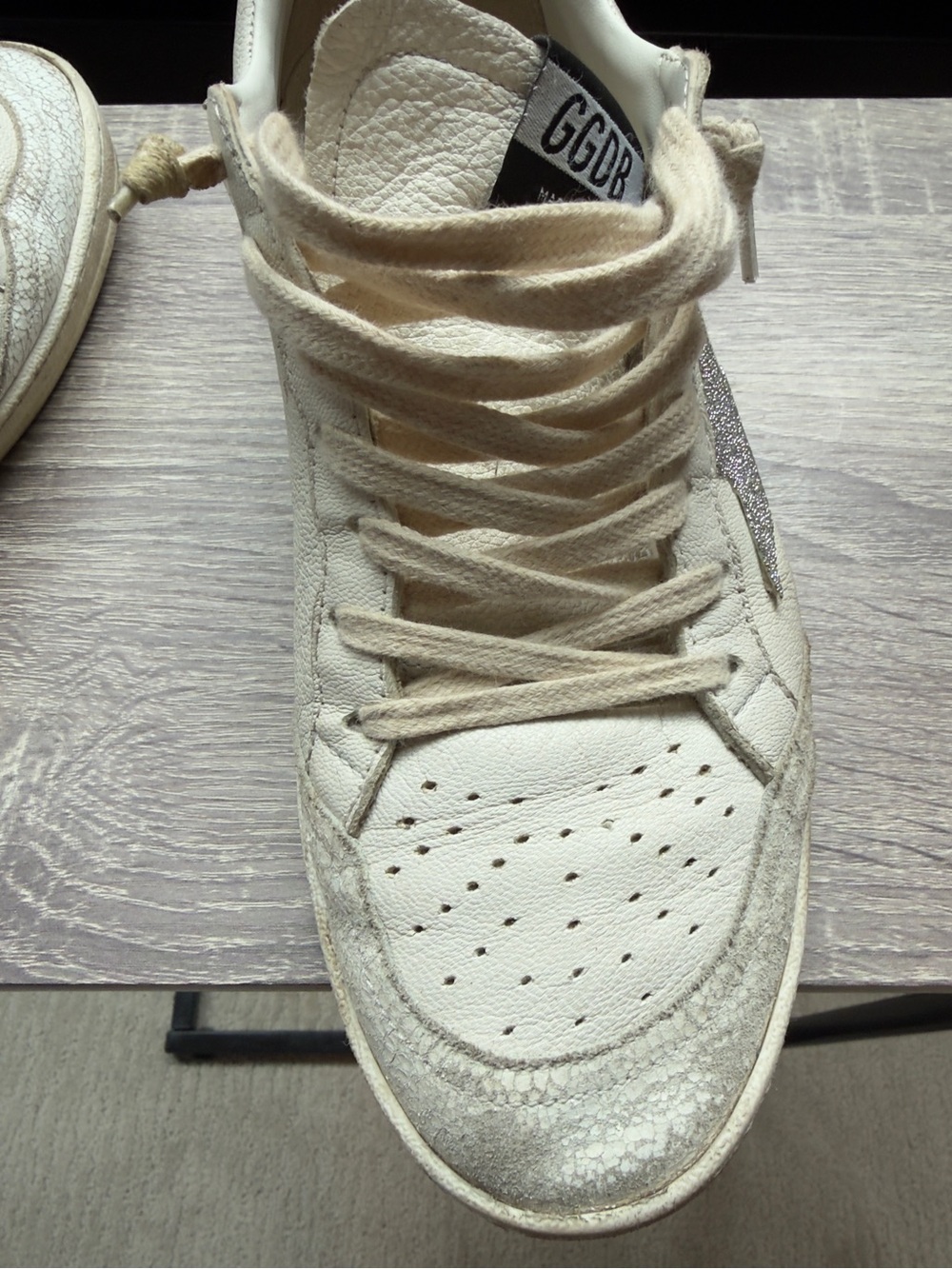 Golden Goose Women’s Cream Leather Star Sneakers - Picture 6 of 12